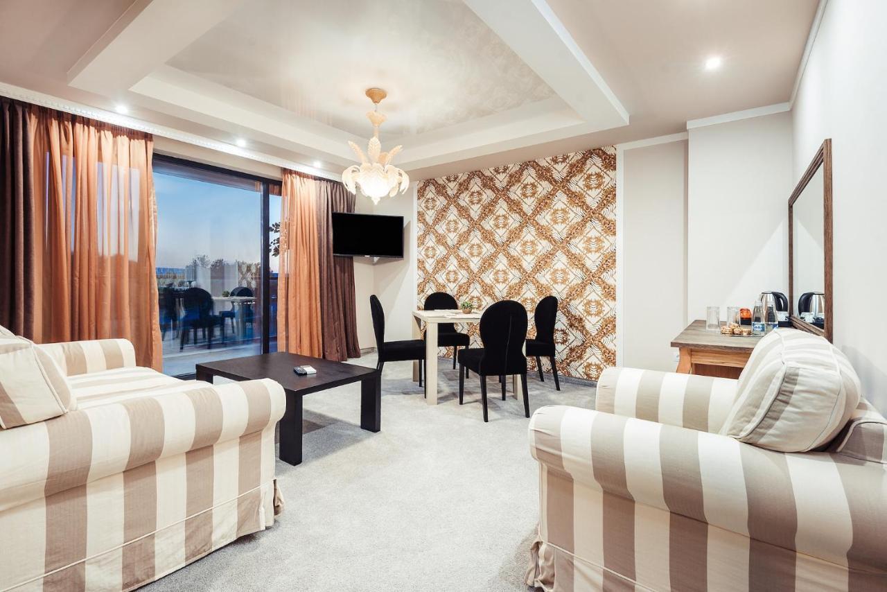 OPU Boutique Hotel Varna Extérieur photo