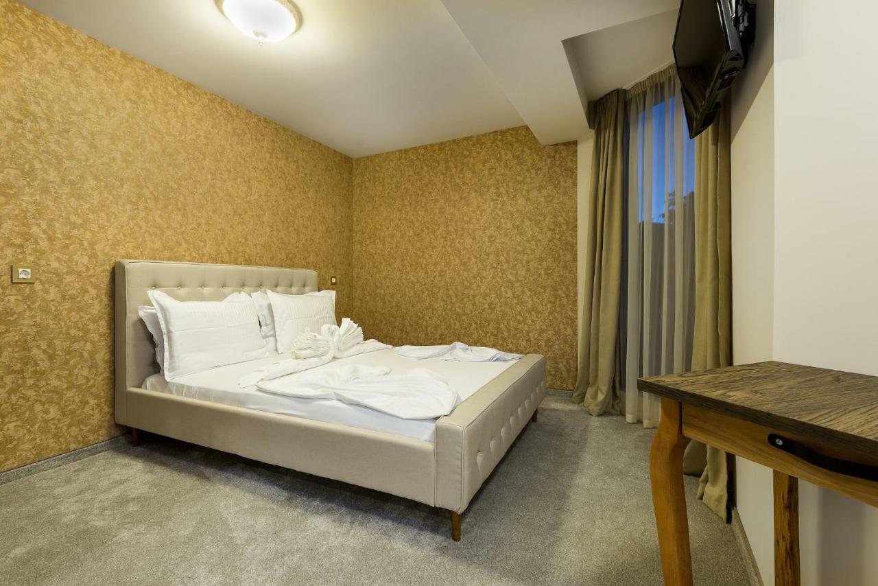 OPU Boutique Hotel Varna Extérieur photo